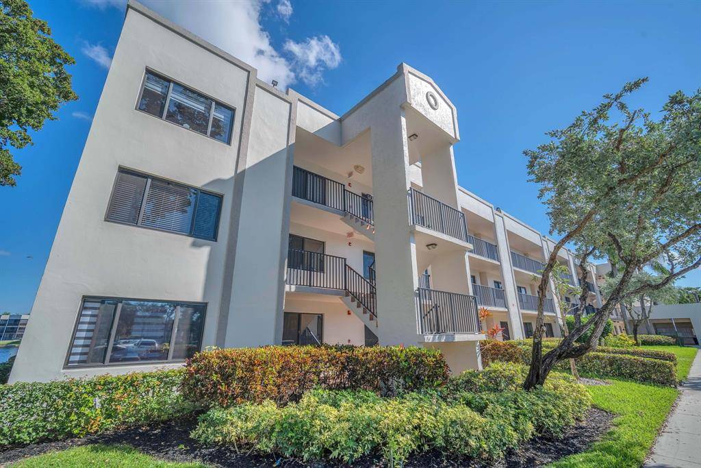 Fort Lauderdale, FL 33321,10738 W Clairmont Cir #206