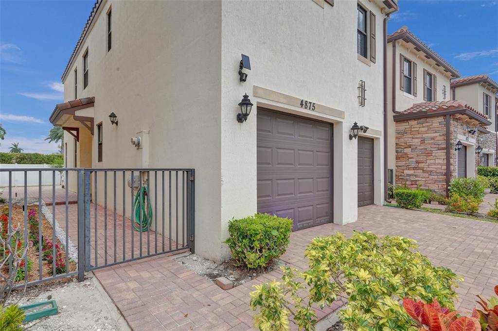 Tamarac, FL 33319,4875 NW 55th Pl