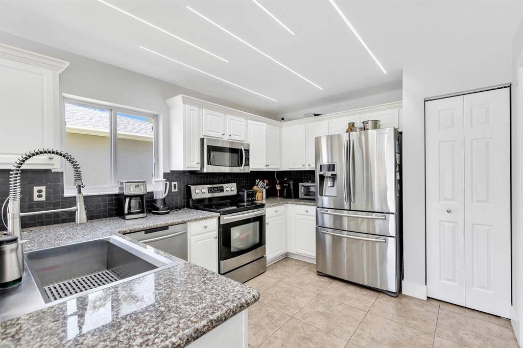 Deerfield Beach, FL 33442,1220 SW 46th Ter