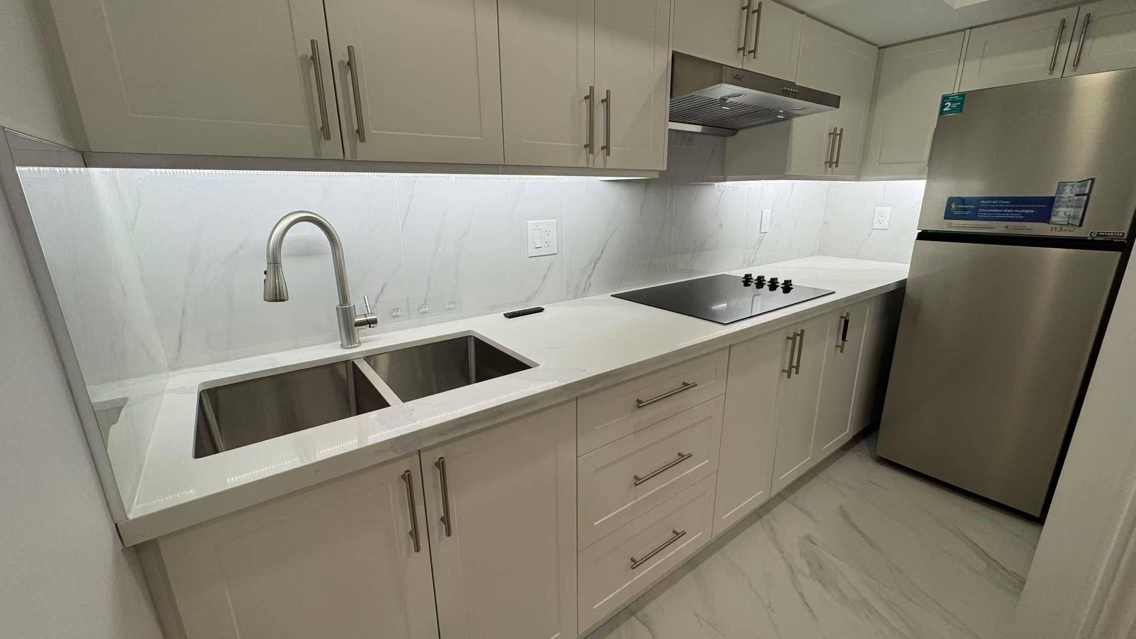 Markham, ON L6B 1P8,185 Rustle Woods AVE #BASEMENT