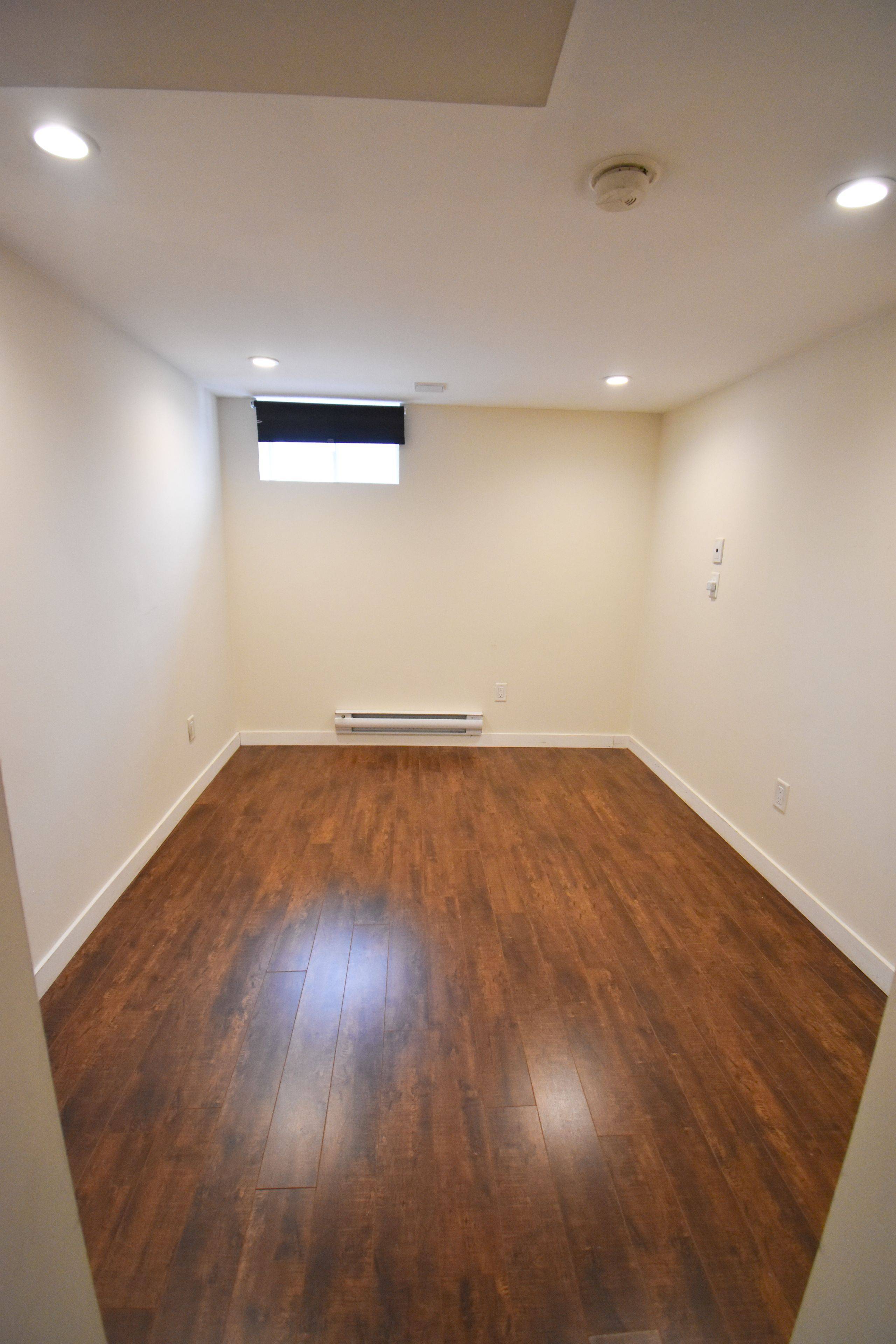 Barrie, ON L4N 3E9,205 Innisfil ST #B