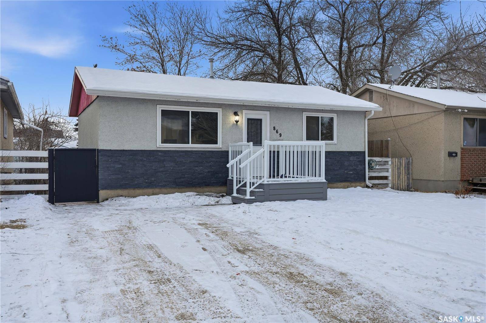 Saskatoon, SK S7L 4K1,869 Macklem DRIVE