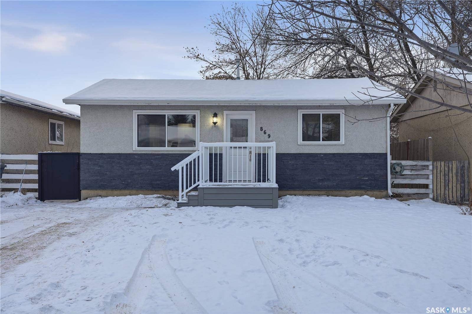 Saskatoon, SK S7L 4K1,869 Macklem DRIVE