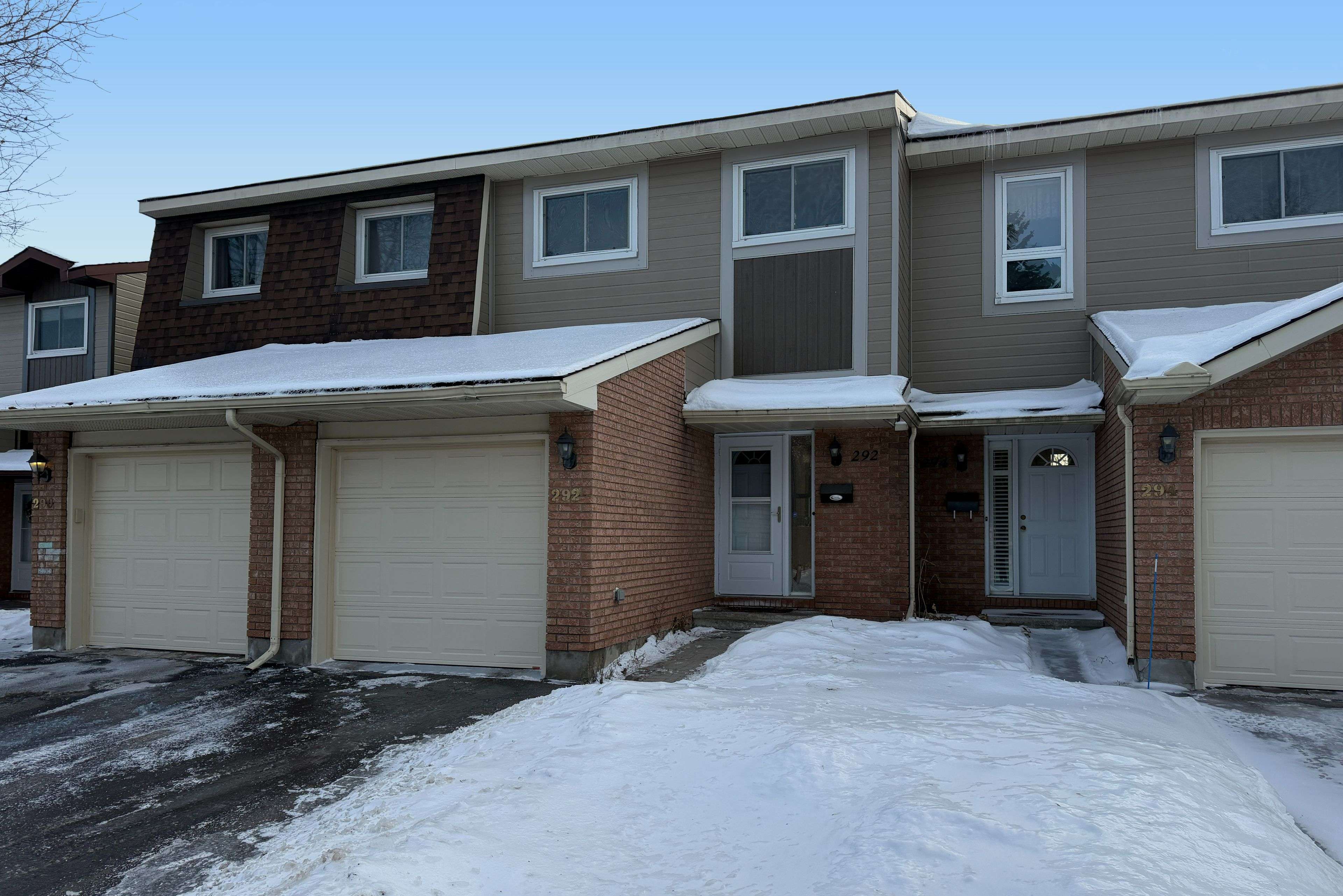 Hunt Club - South Keys And Area, ON K1T 2W2,292 Temby Private