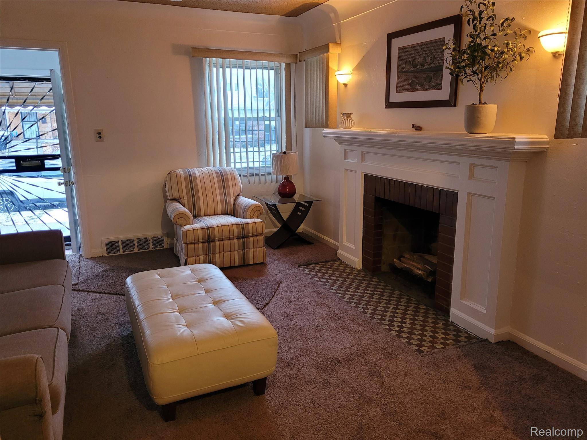 Detroit, MI 48227,15840 Tracey ST