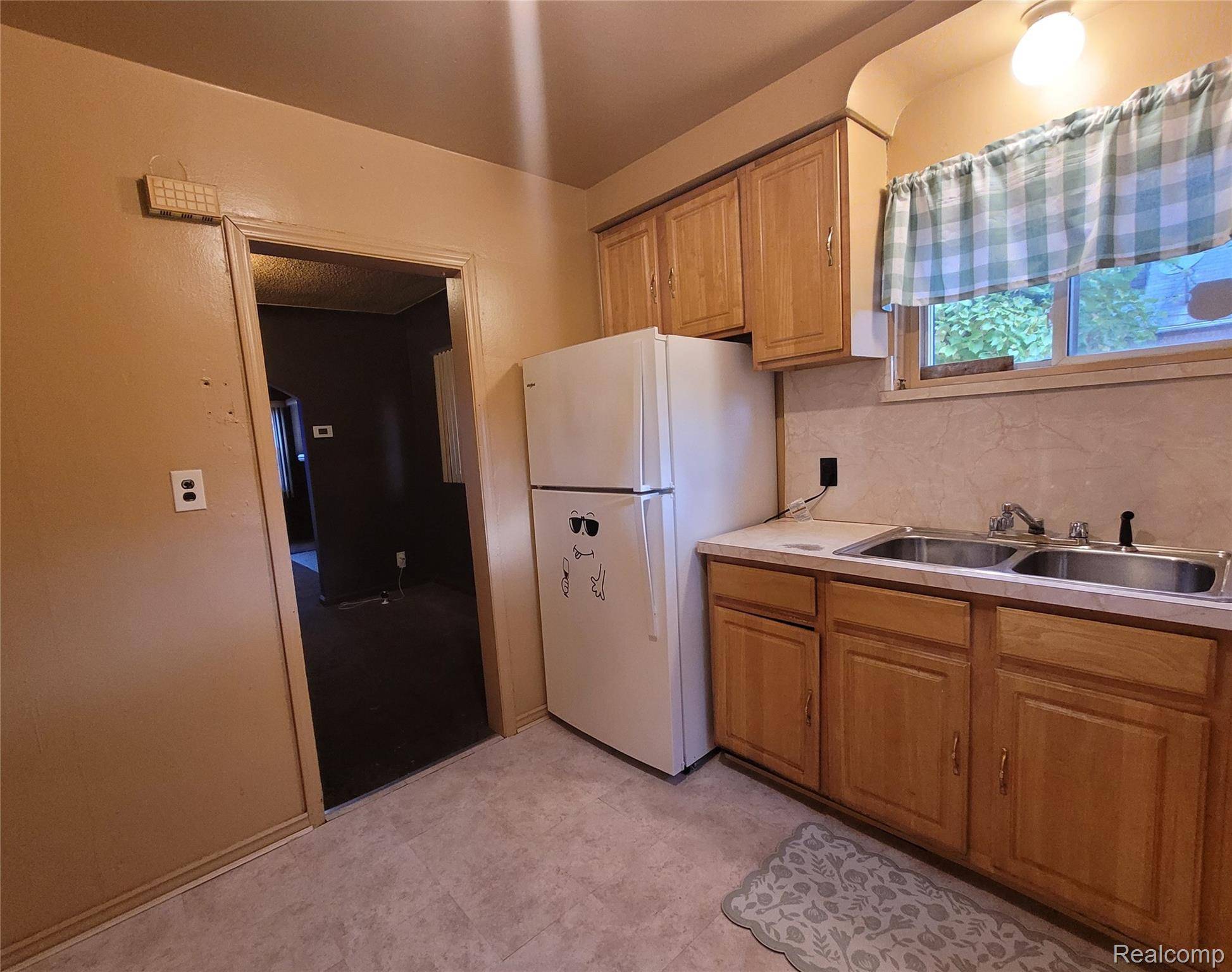 Detroit, MI 48227,15840 Tracey ST