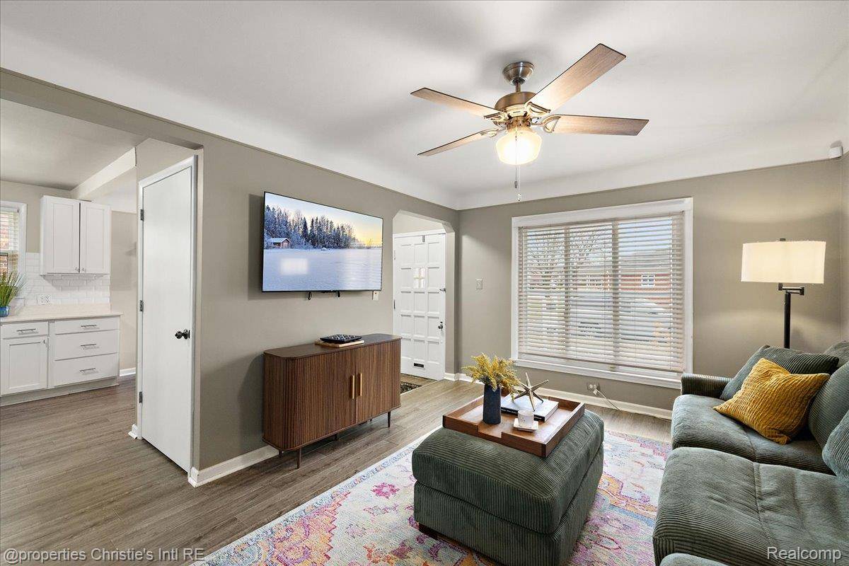 Harper Woods, MI 48225,21553 Bournemouth ST