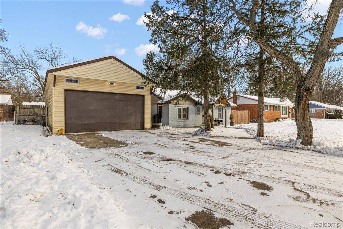 Southfield, MI 48076,28260 Aberdeen ST