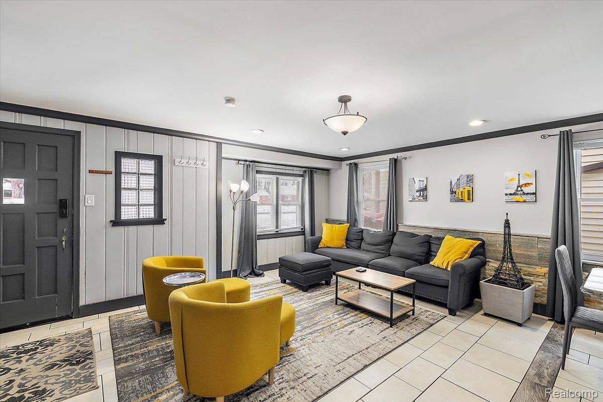 Southfield, MI 48076,28260 Aberdeen ST