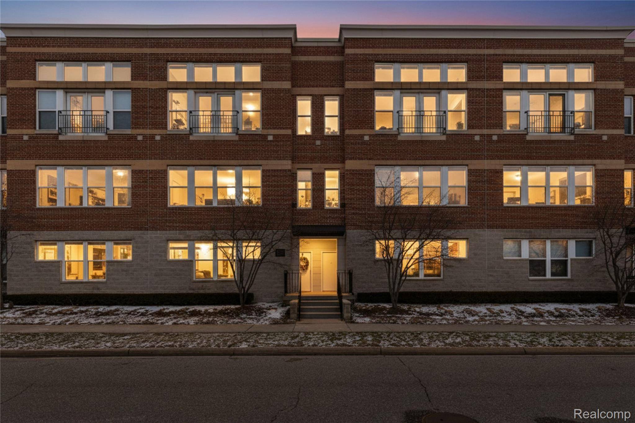 Mt. Clemens, MI 48043,72 Clinton ST