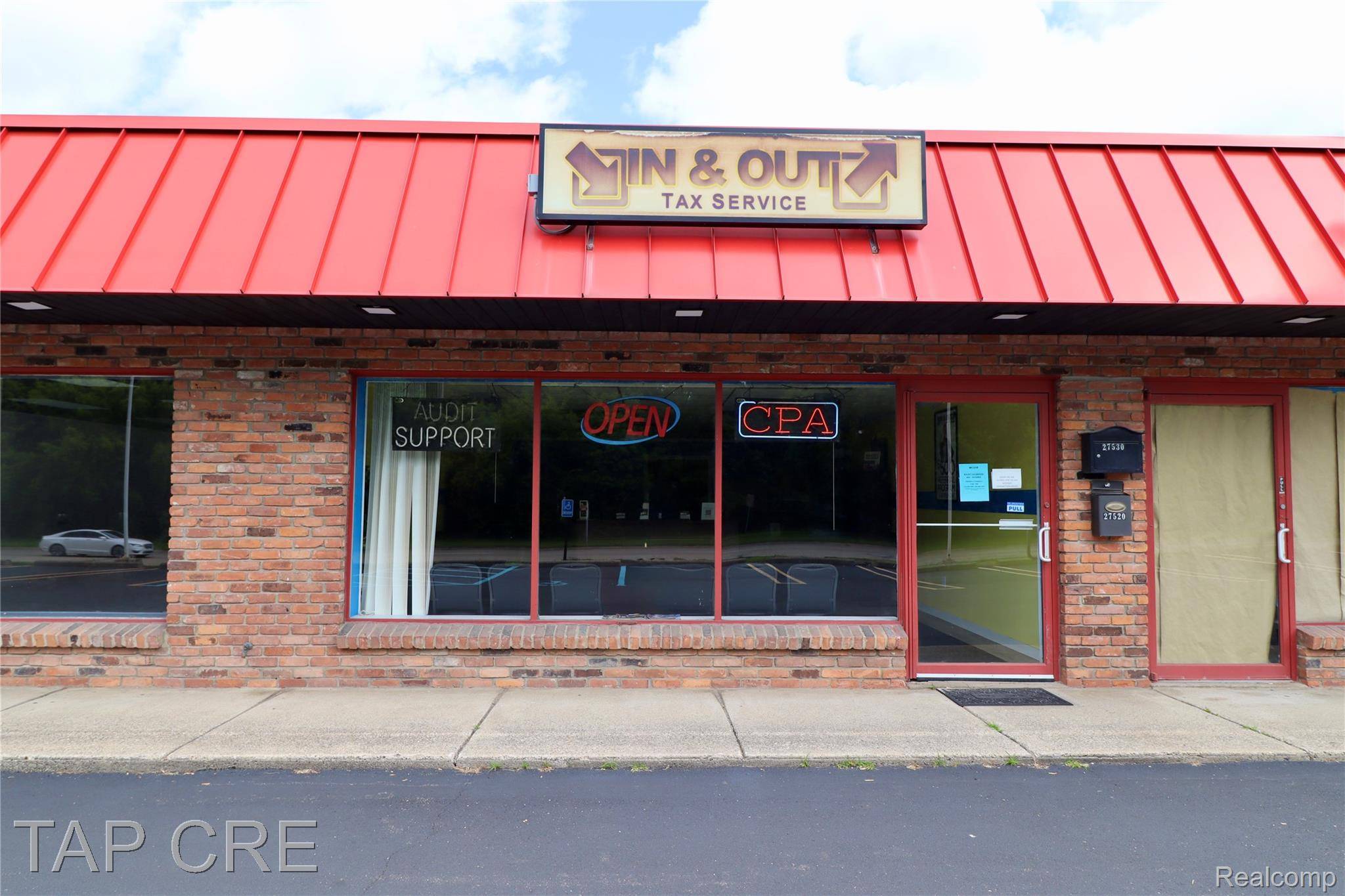 Livonia, MI 48152,27530 7 Mile RD