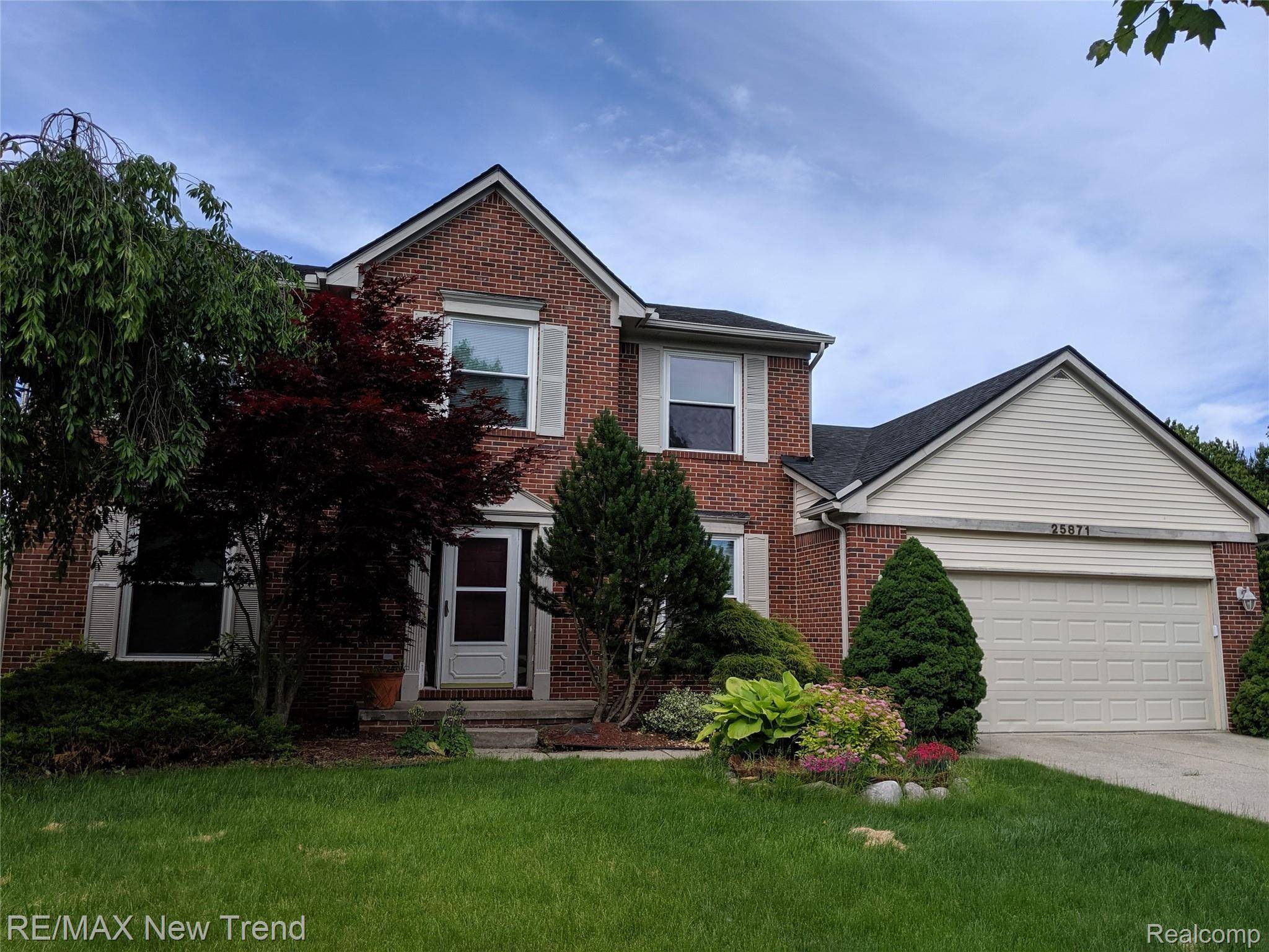 Novi, MI 48375,25871 TRESTLE