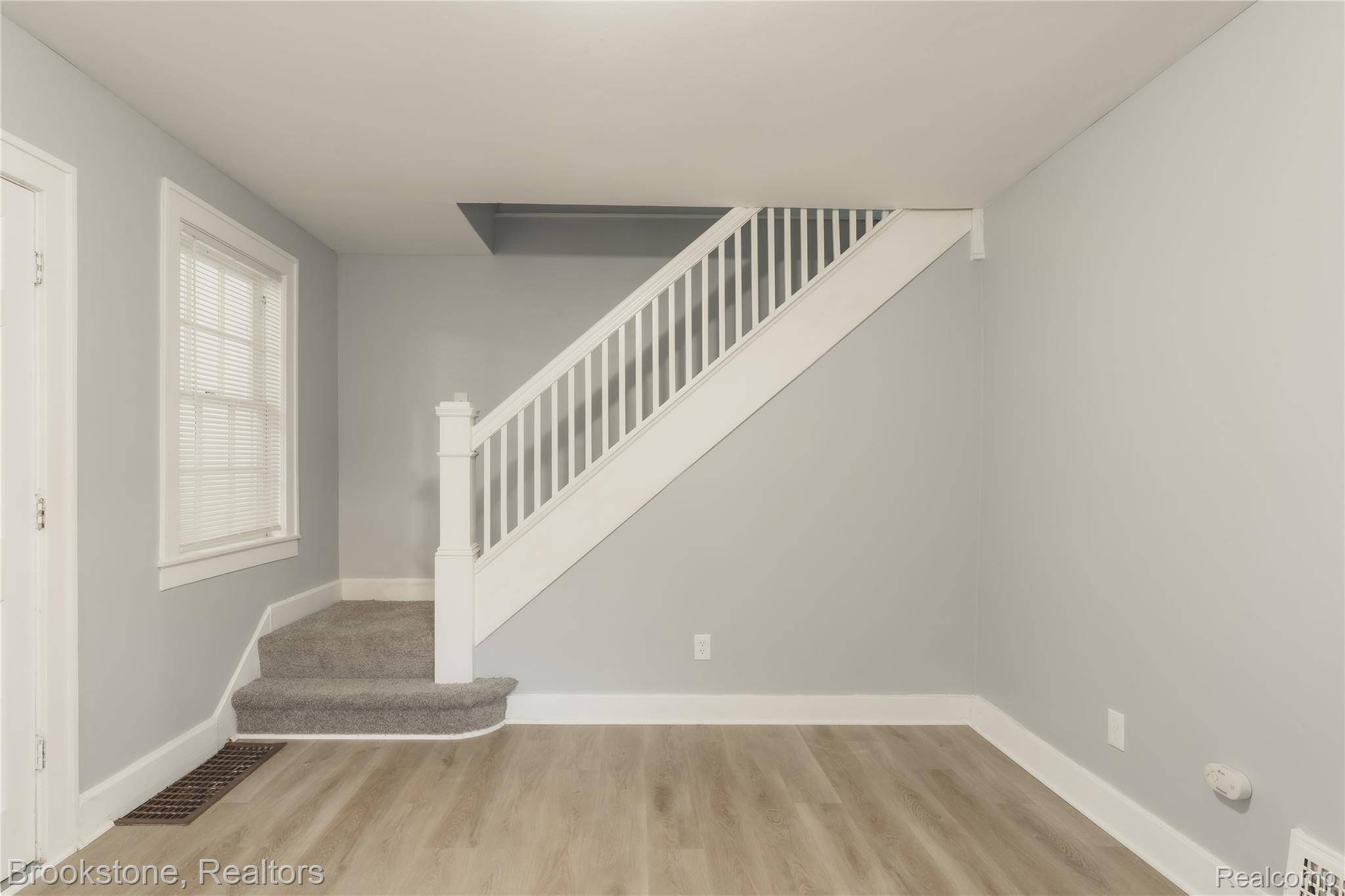 Pontiac, MI 48342,217 Edison ST