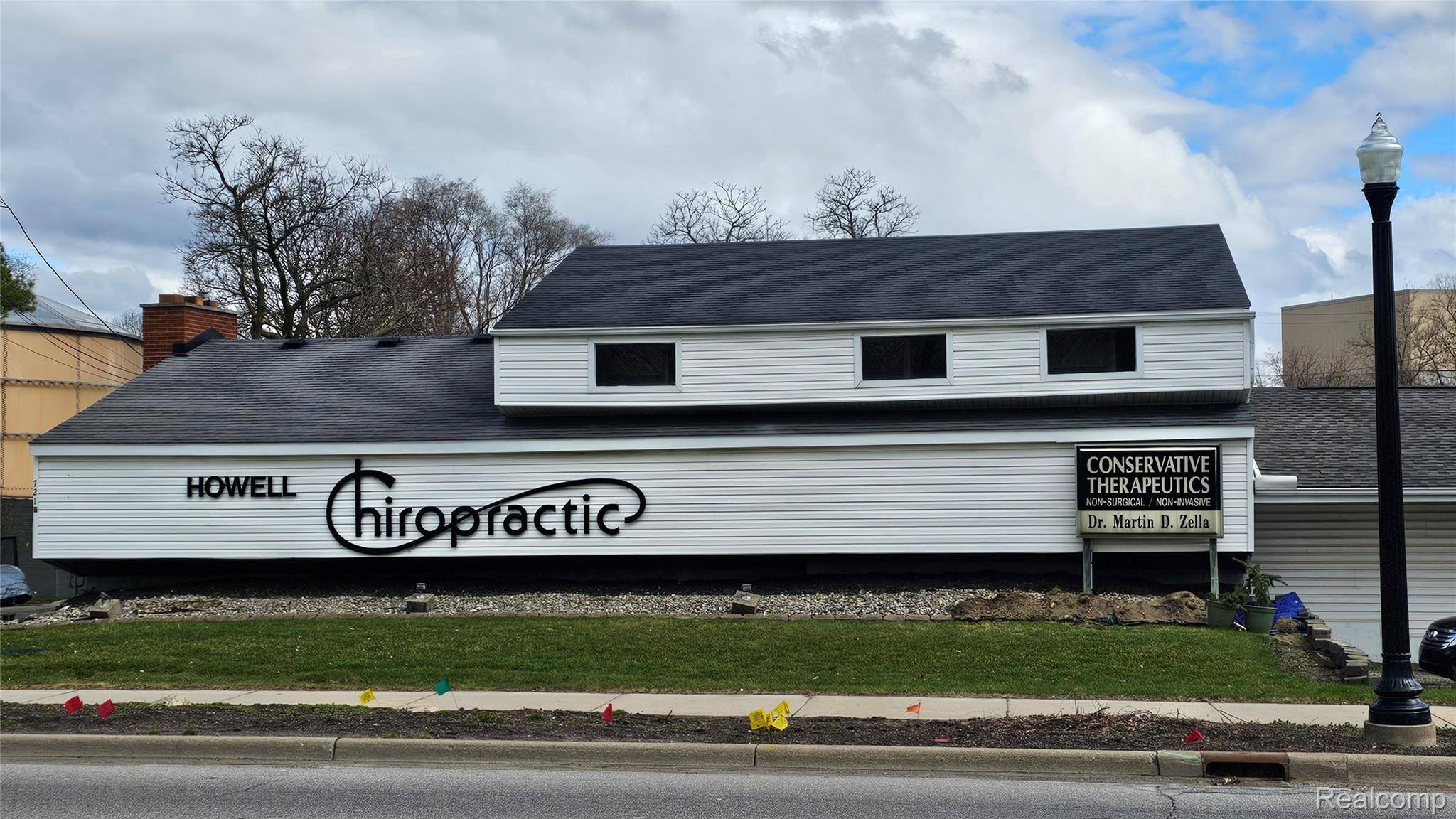 Howell, MI 48843,721 S Michigan