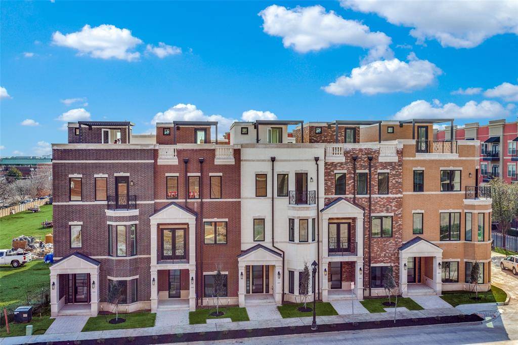 Grapevine, TX 76051,218 E Dallas Road #102