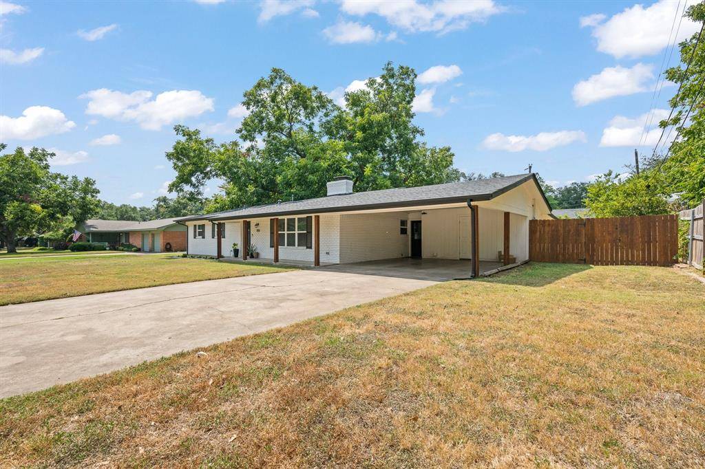 Cleburne, TX 76033,806 S Colonial Drive