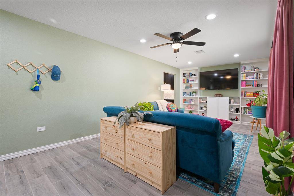 Cleburne, TX 76033,806 S Colonial Drive