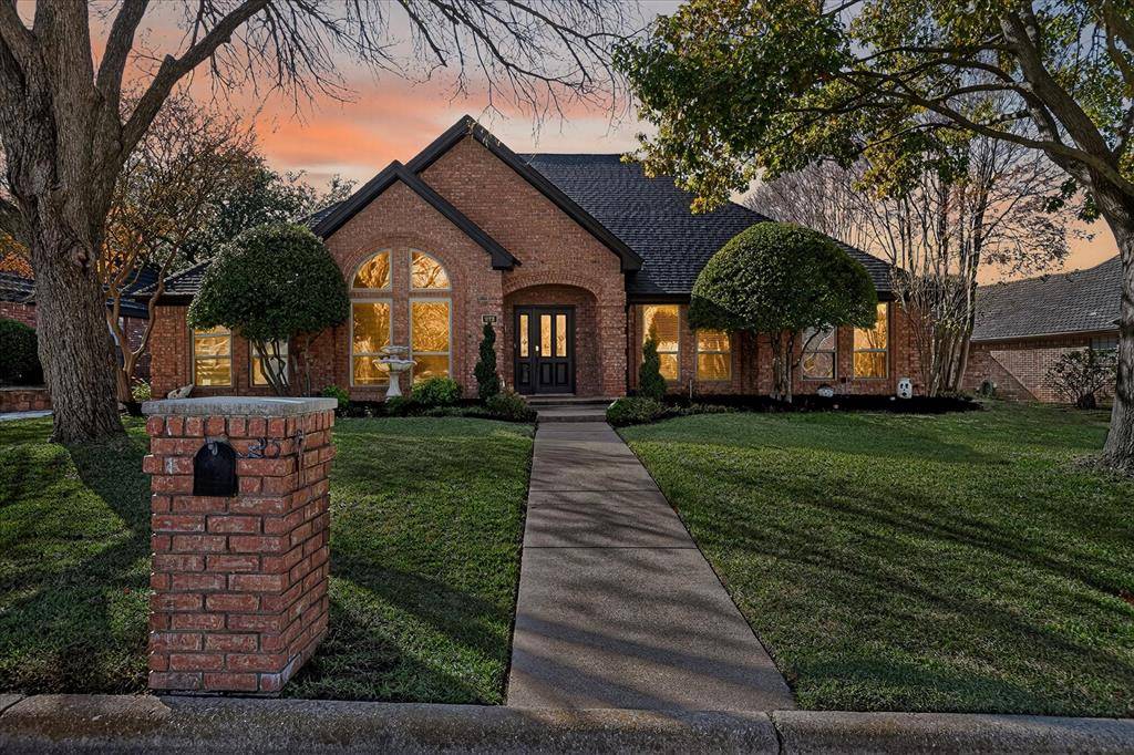 Hurst, TX 76054,325 Cottonwood Lane
