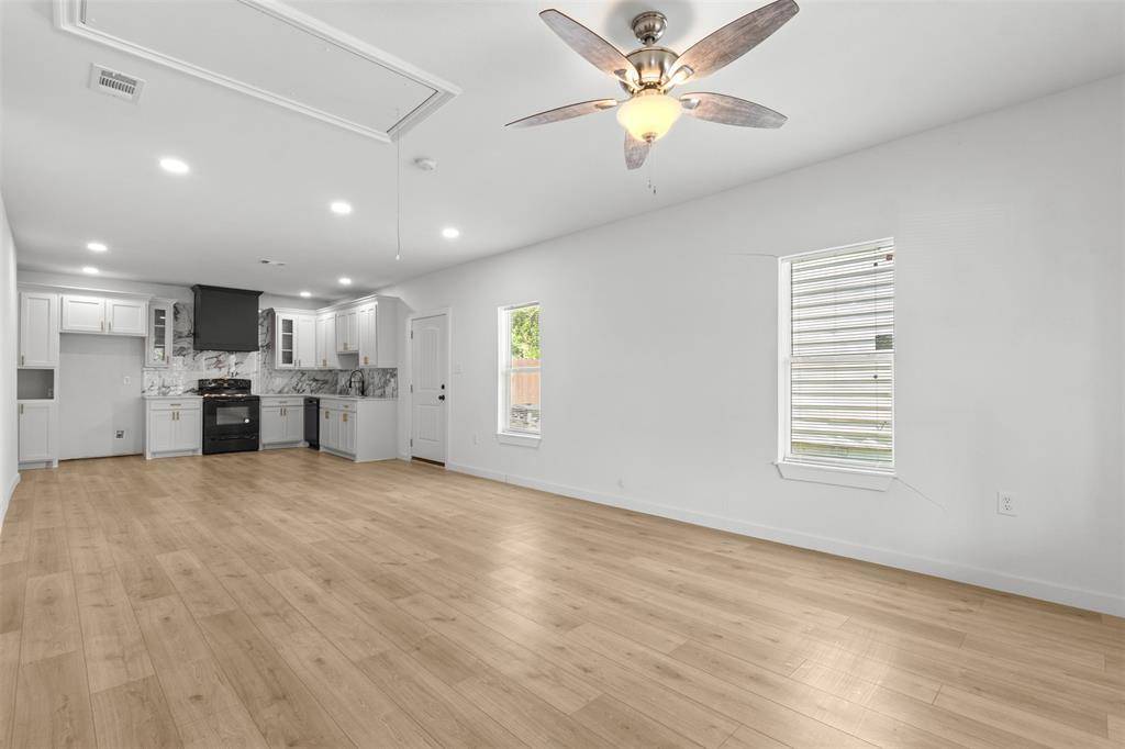 Fort Worth, TX 76104,1037 E Richmond Avenue