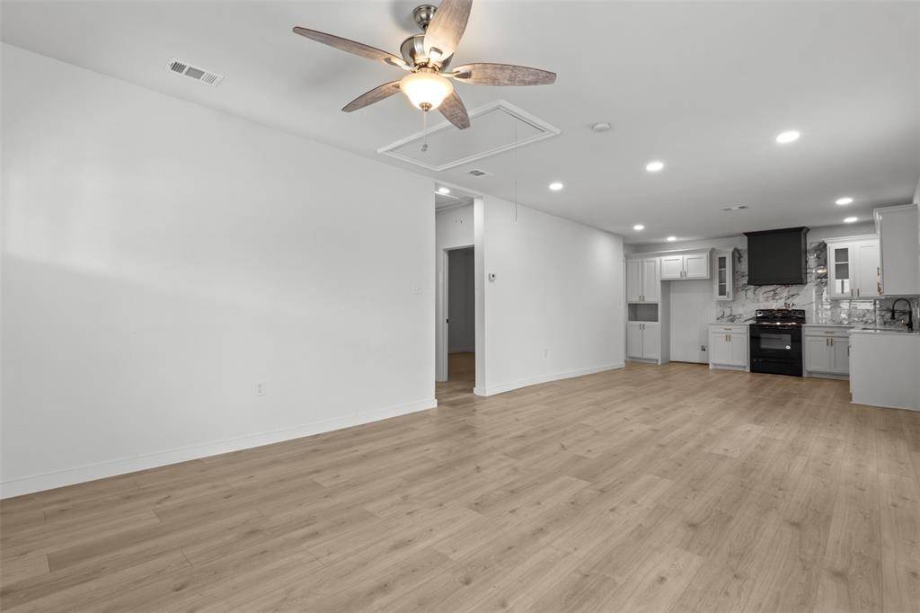 Fort Worth, TX 76104,1037 E Richmond Avenue