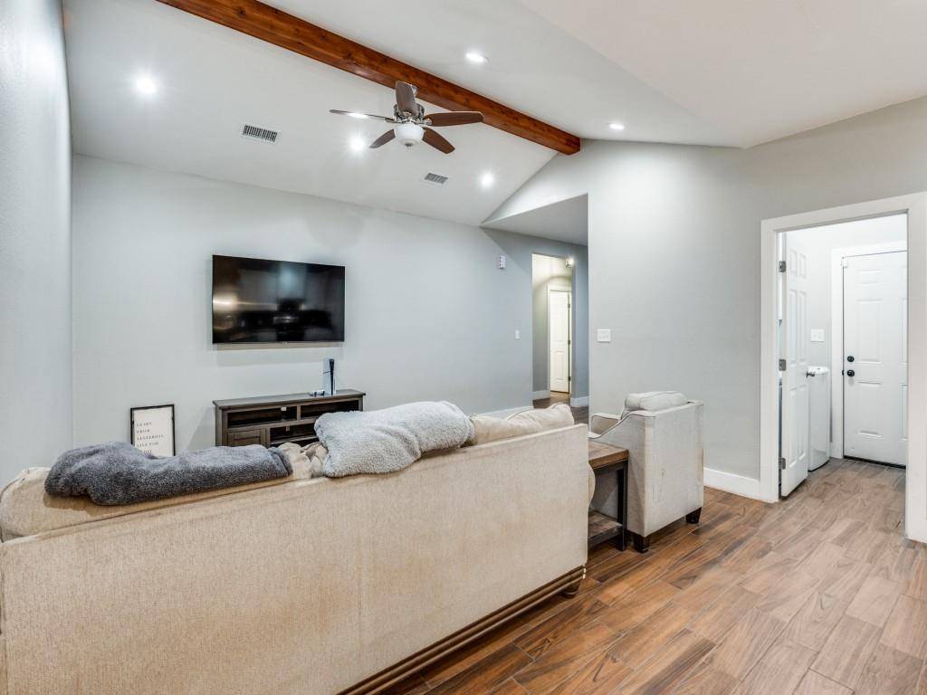 Ennis, TX 75119,908 E Decatur Street