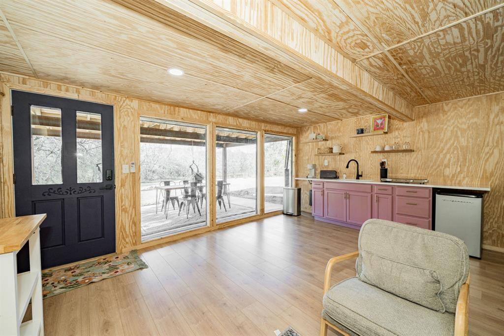 Van Alstyne, TX 75495,691 Bear Road