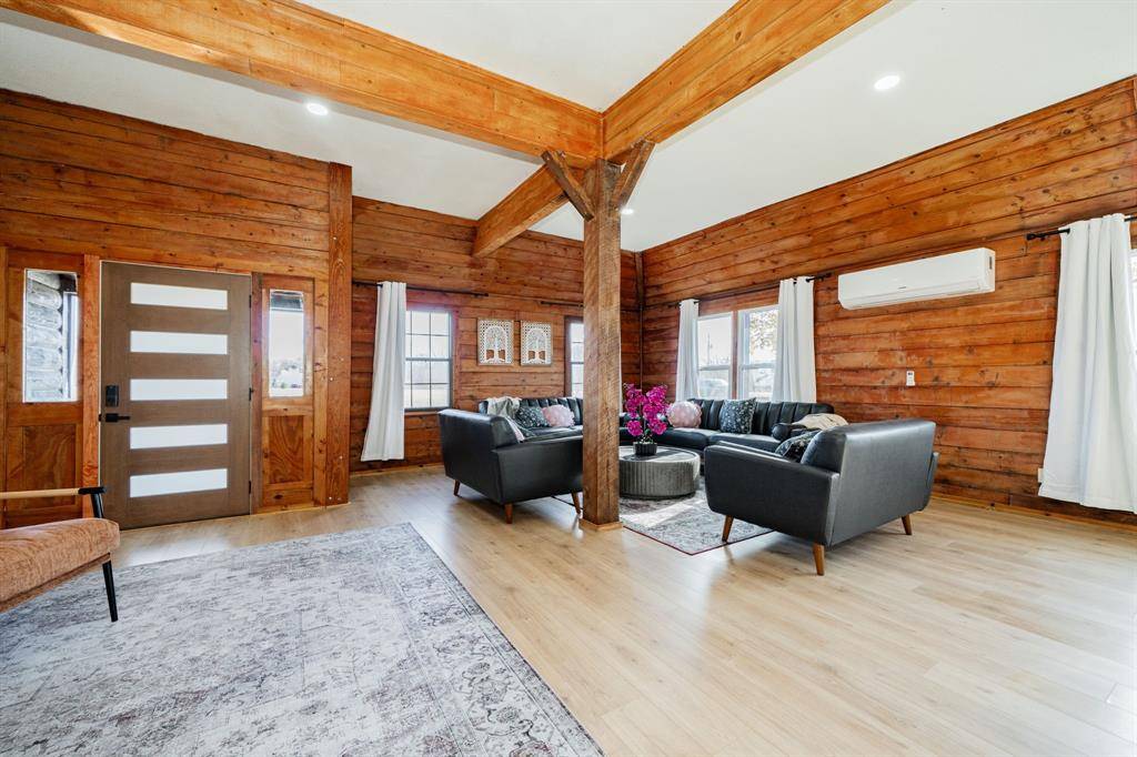 Van Alstyne, TX 75495,691 Bear Road