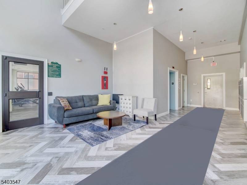 Newark City, NJ 07114,90 Clinton Ave #204