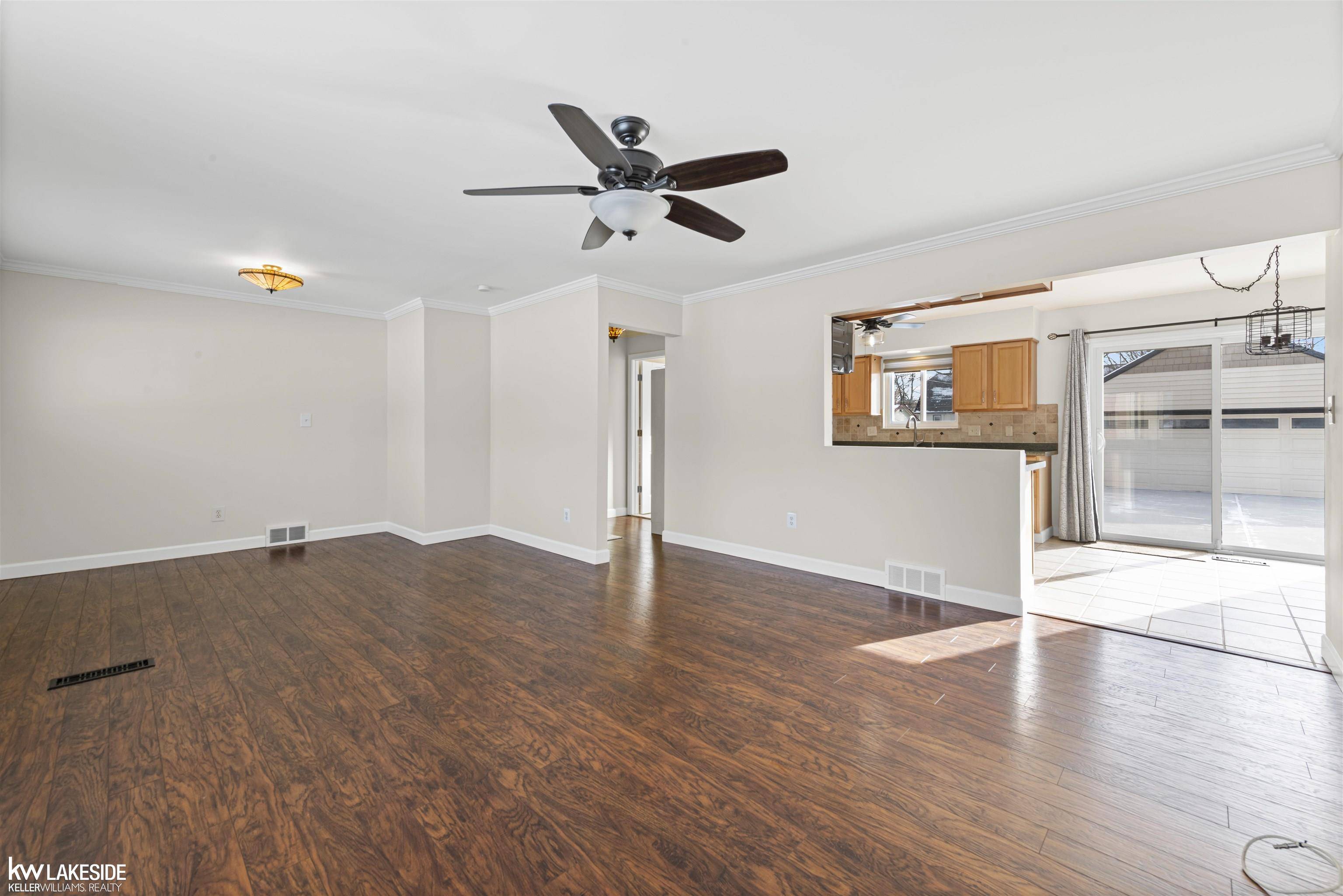 Saint Clair Shores, MI 48082,22204 Hoffman ST