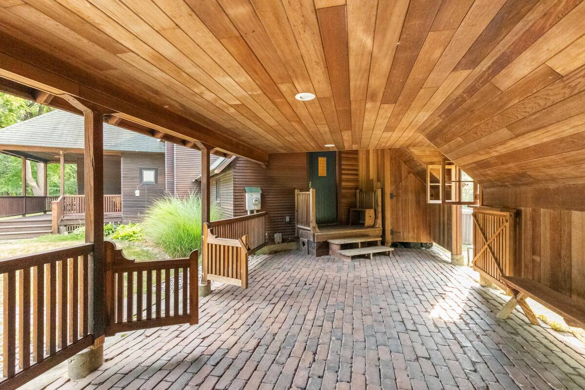 Grand Rapids, MI 49525,3705 Grand River DR NE