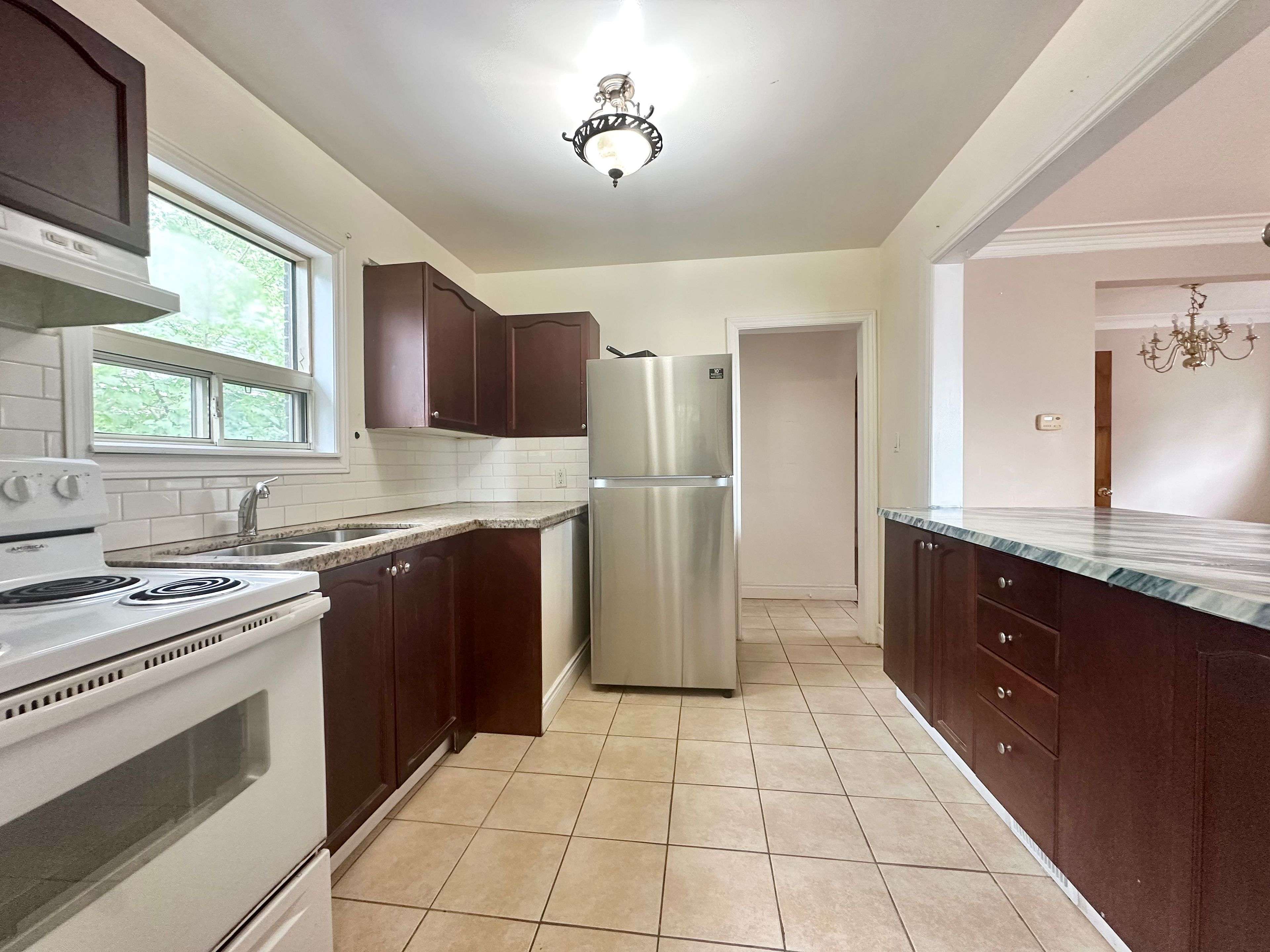 Toronto E04, ON M1P 2K7,1048 Kennedy RD #Main Floor