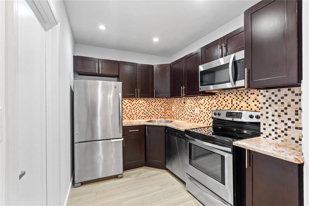 Fort Lauderdale, FL 33316,2426 SE 17th St #207A