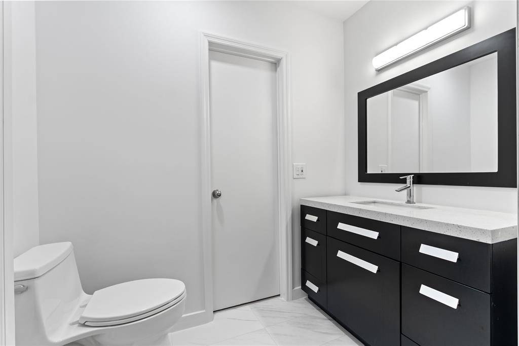 Fort Lauderdale, FL 33316,2426 SE 17th St #207A