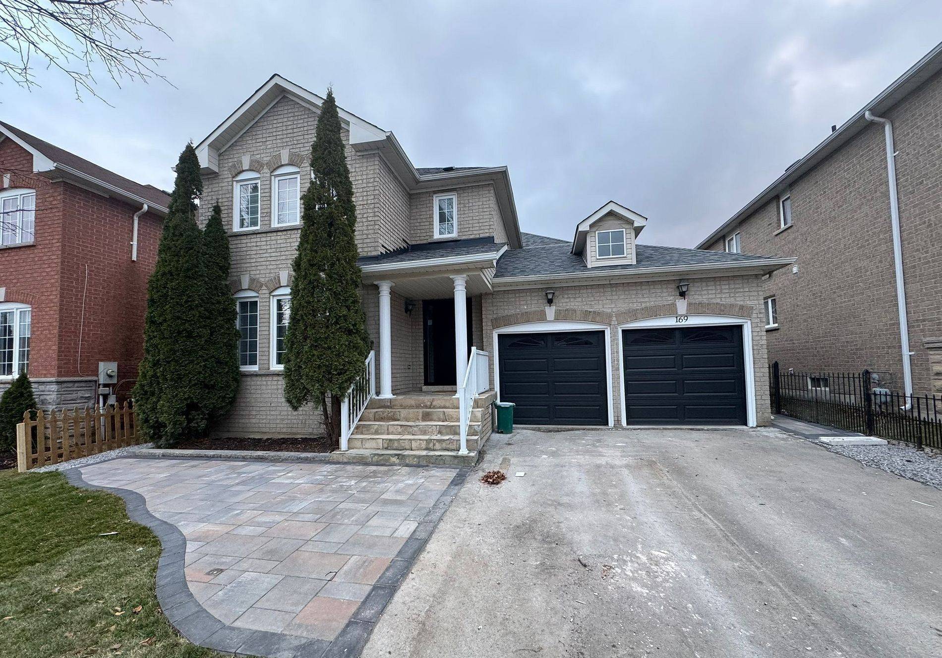Newmarket, ON L3X 2Z7,169 Flagstone WAY
