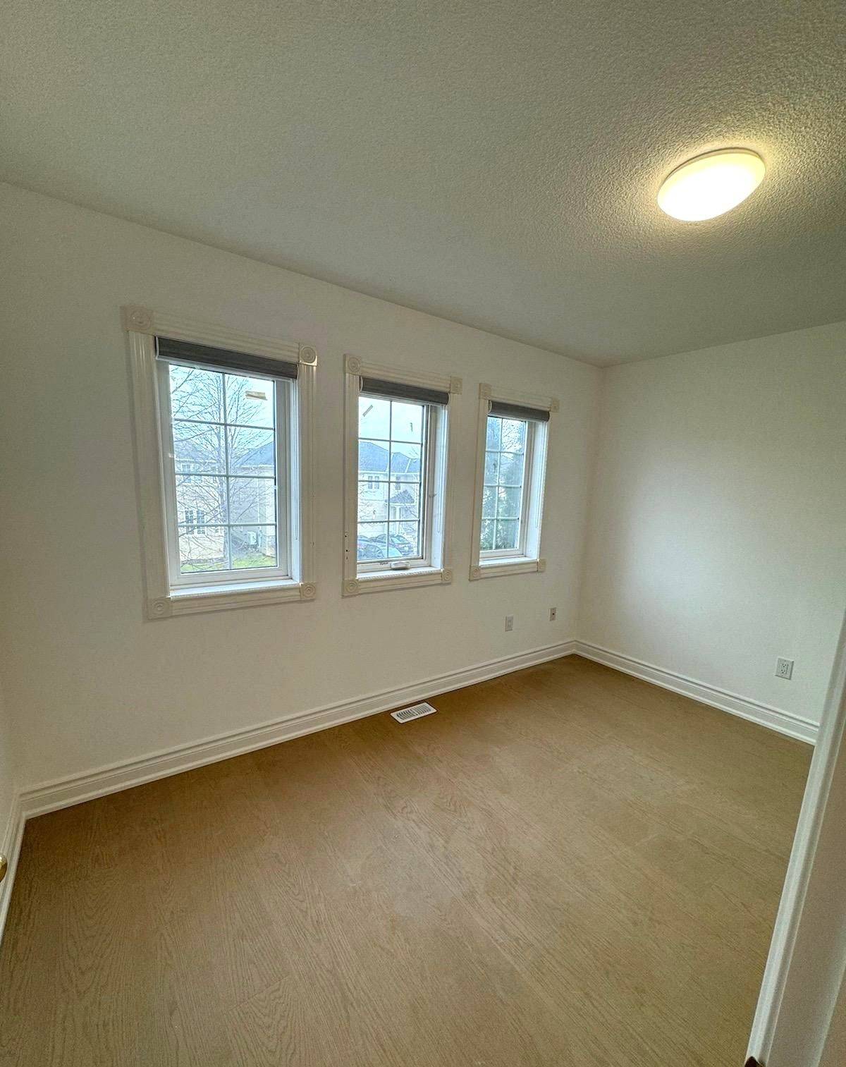 Newmarket, ON L3X 2Z7,169 Flagstone WAY