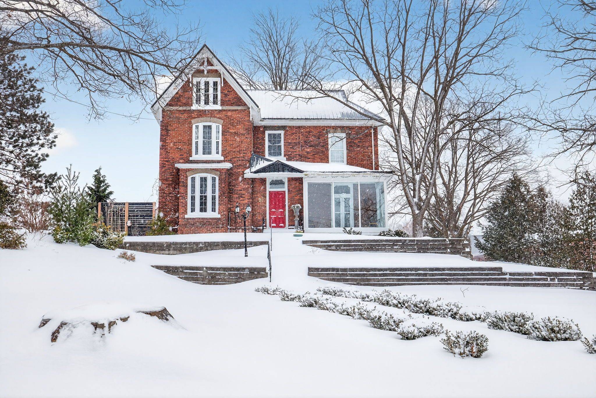 Penetanguishene, ON L9M 1K7,26 Robert ST E