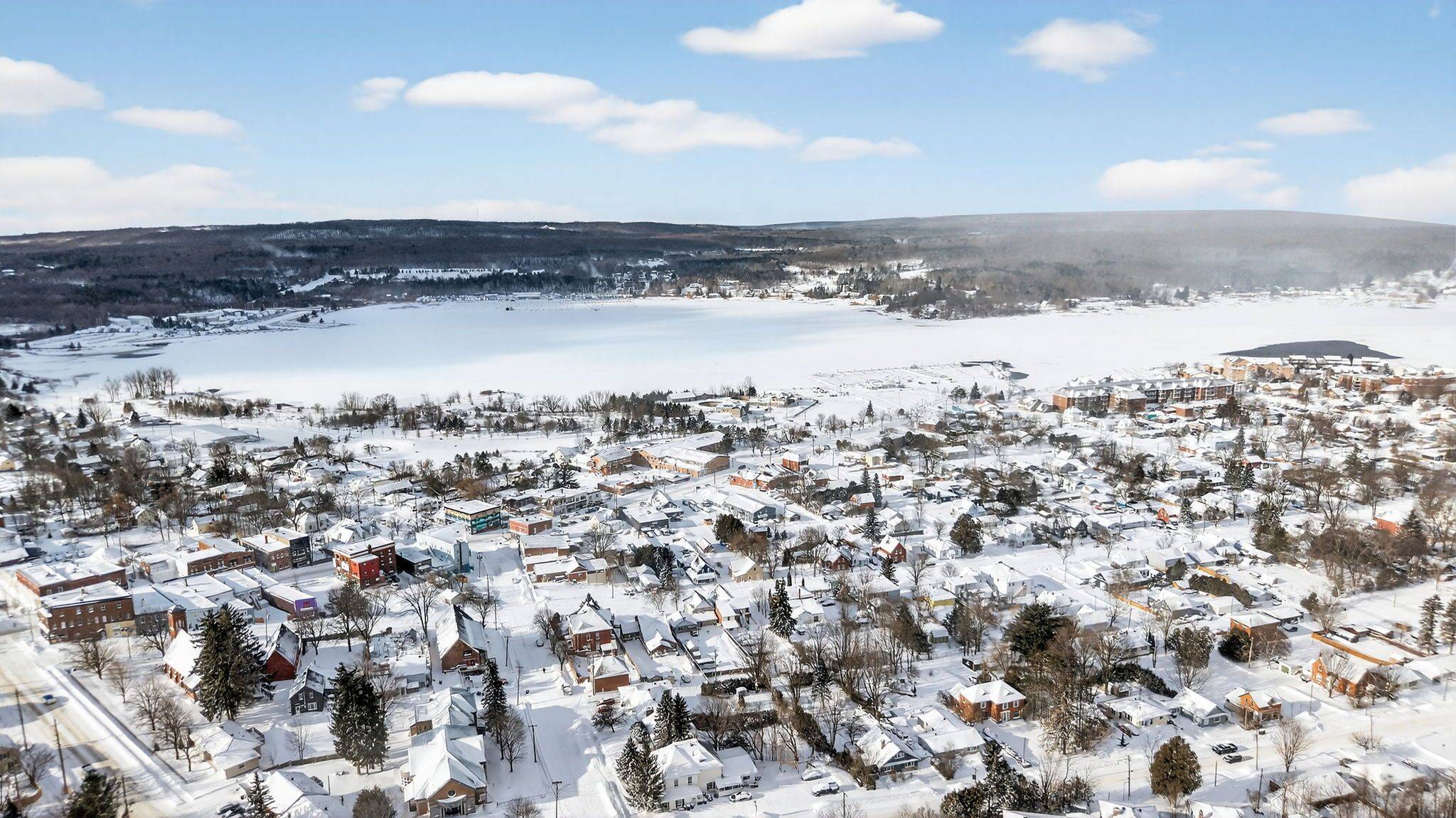 Penetanguishene, ON L9M 1K7,26 Robert ST E