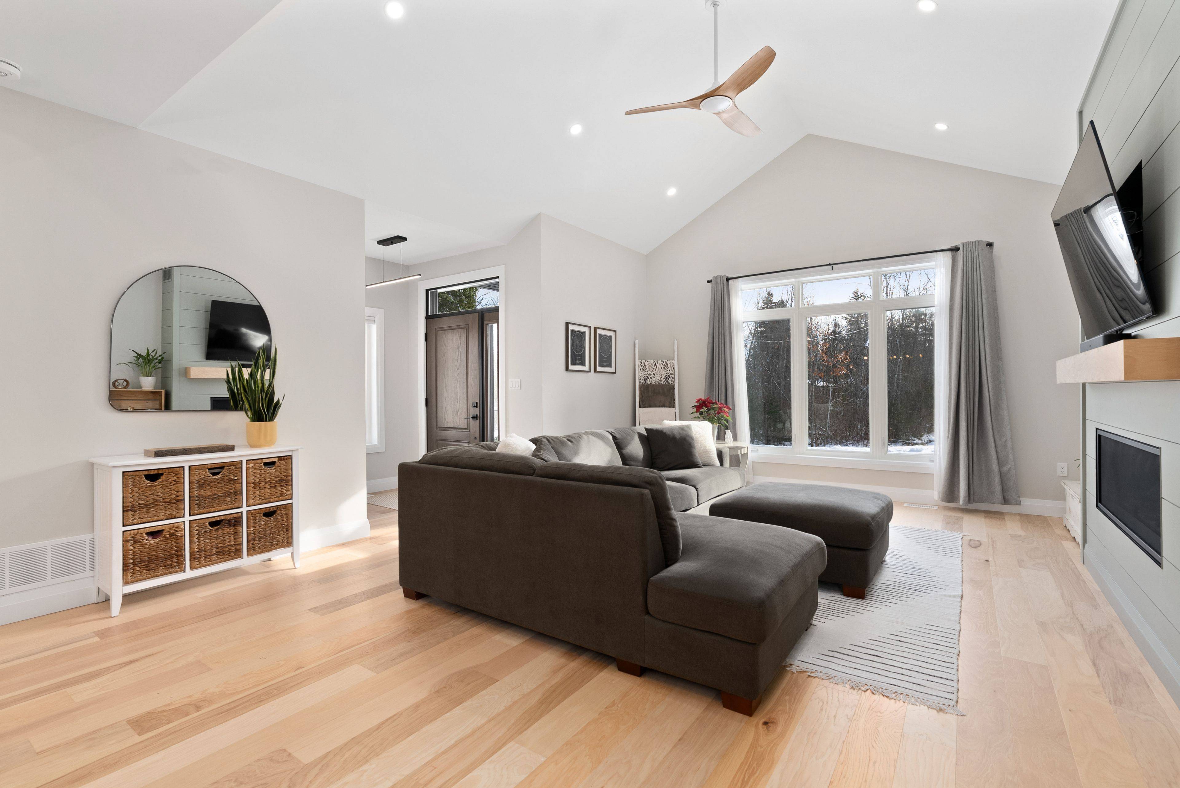 Oro-medonte, ON L0L 2E0,18 Lakeview RD