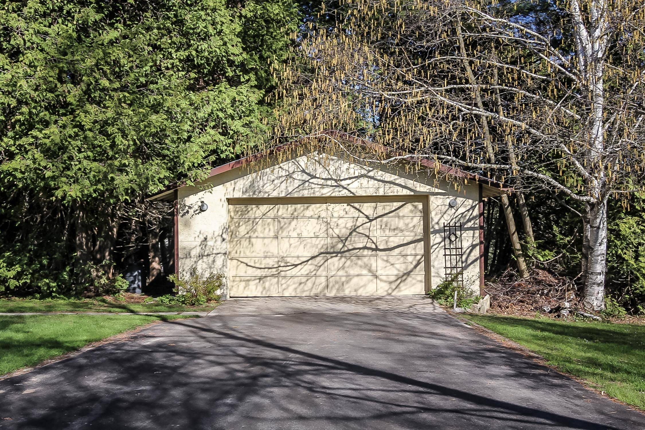 Wasaga Beach, ON L9Z 1J7,630 SUNNIDALE RD S