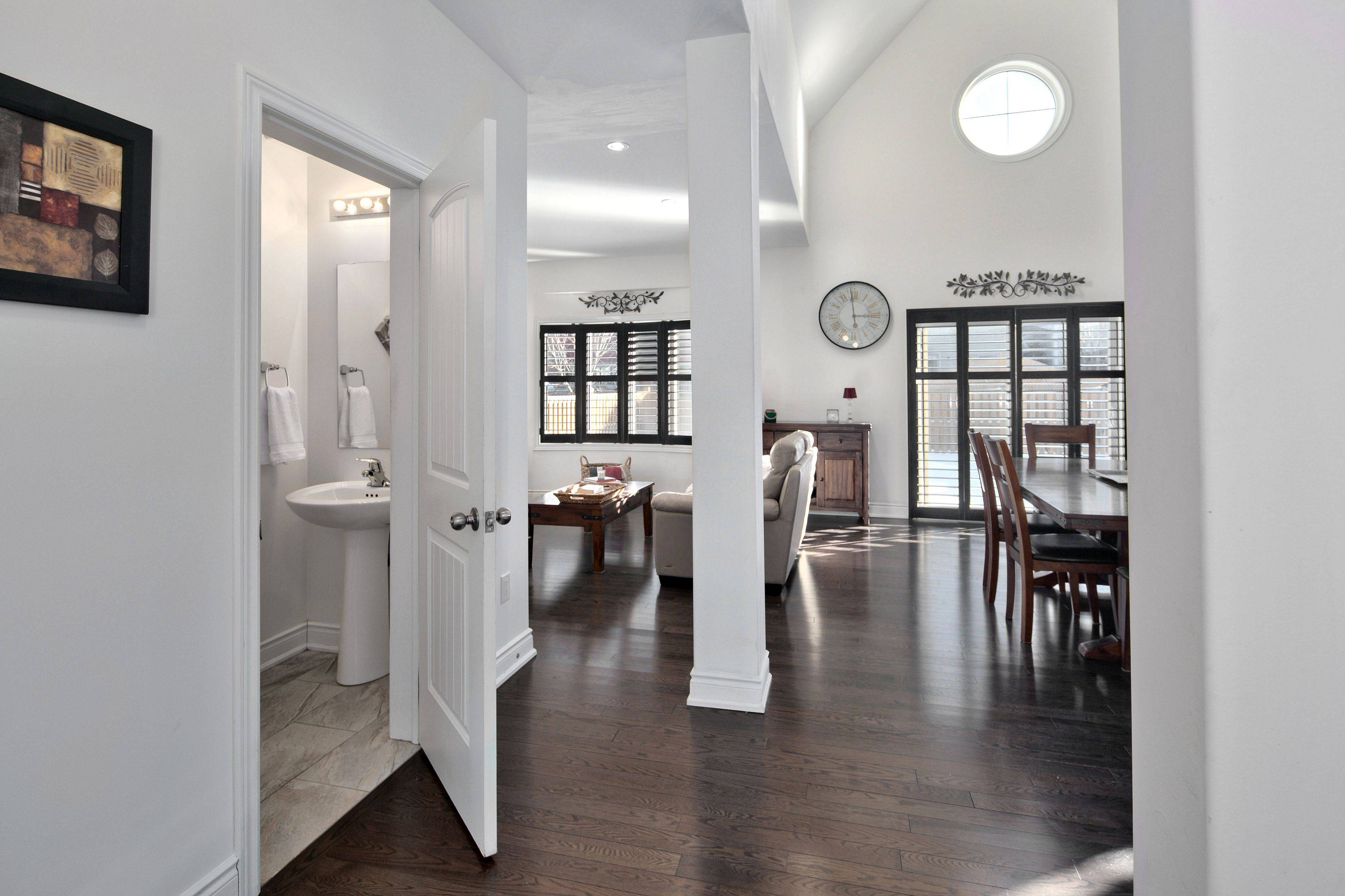 Collingwood, ON L9Y 0W9,30 Cooper ST