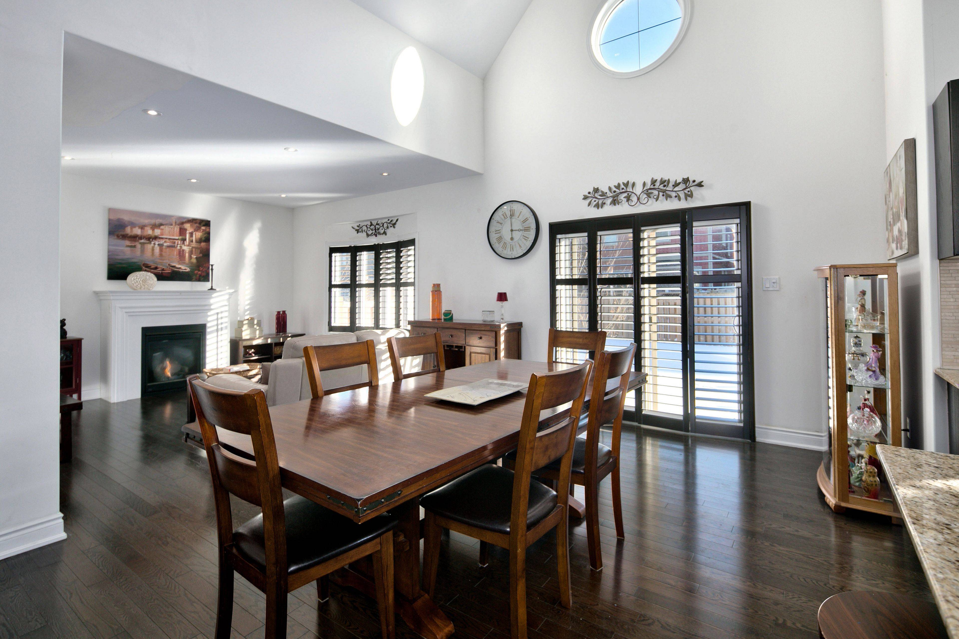 Collingwood, ON L9Y 0W9,30 Cooper ST