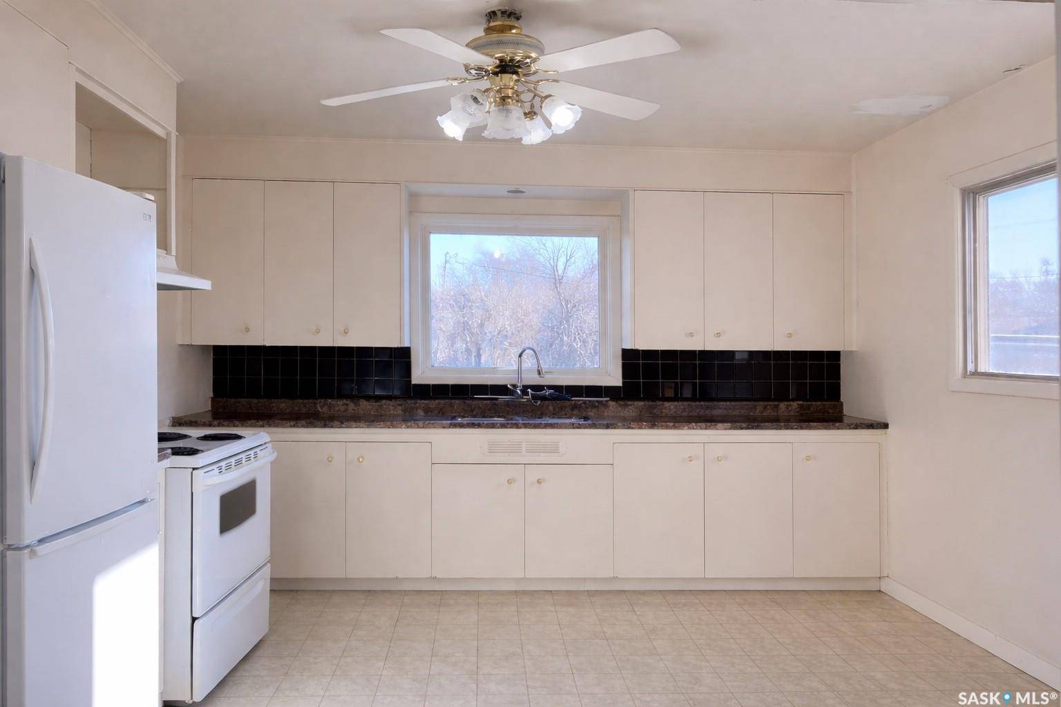 Raymore, SK S0A 3J0,606 2nd AVENUE