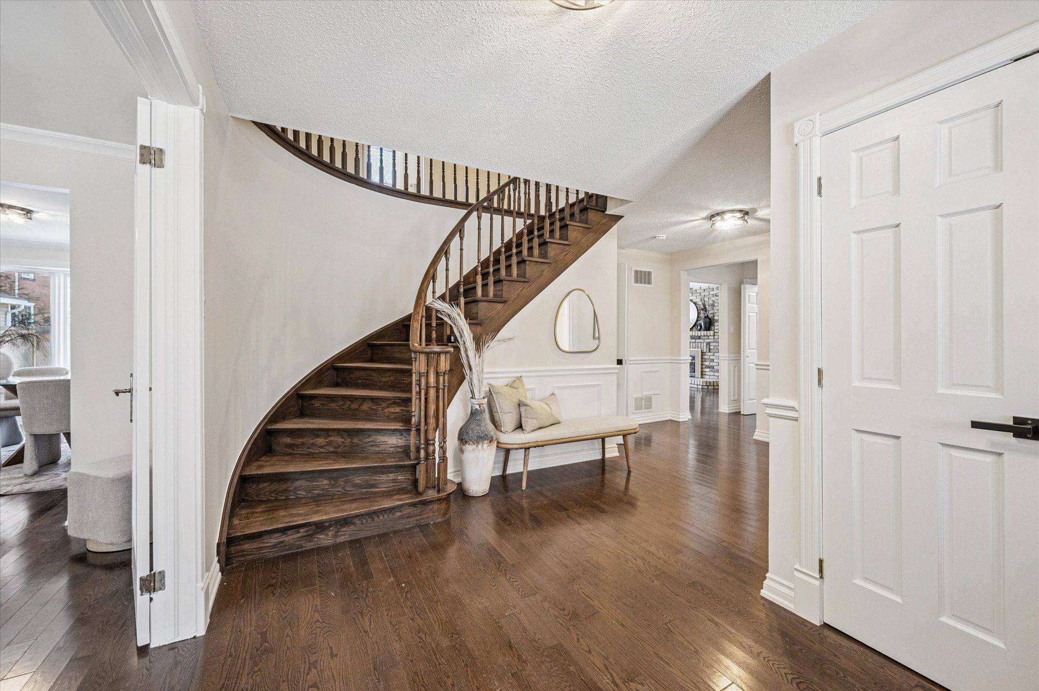 Burlington, ON L7L 1A2,4069 Lakeshore RD