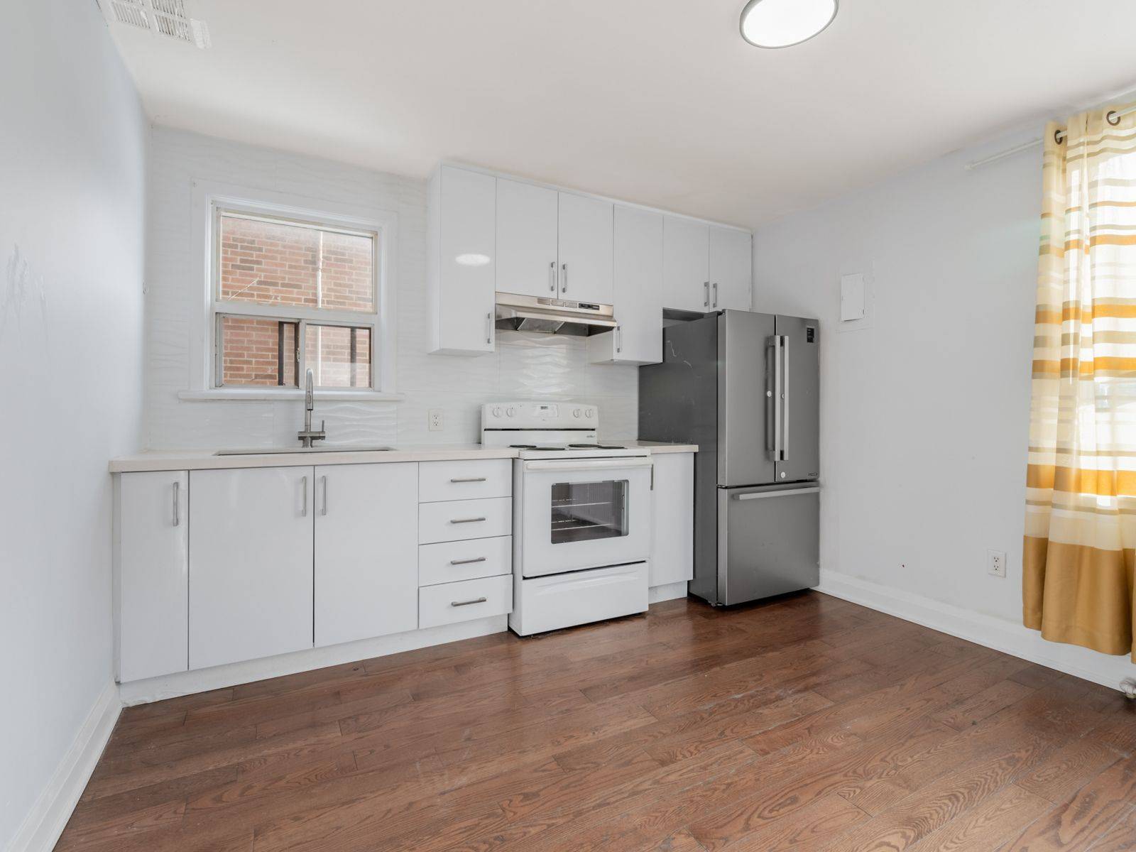 Toronto W03, ON M6M 3L6,1 Lacey AVE #2