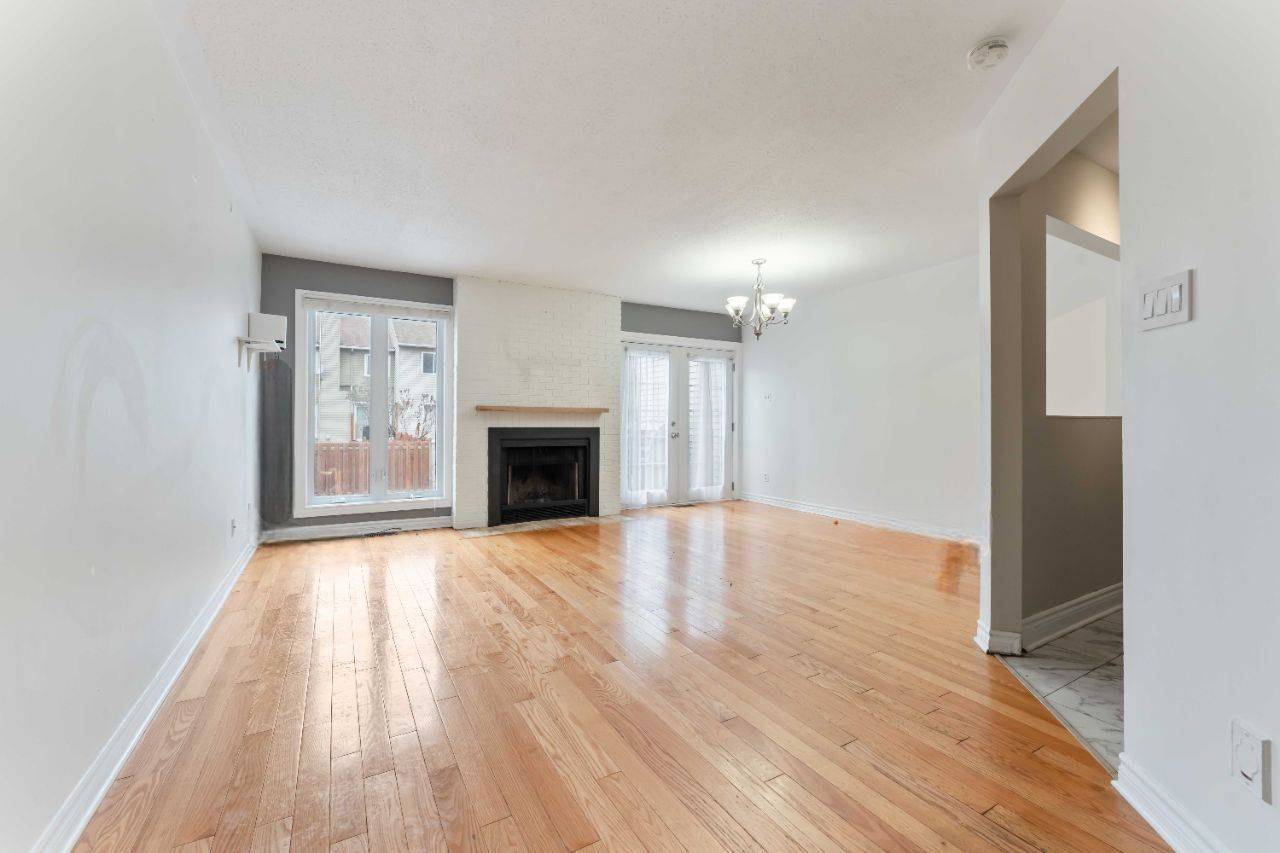 Barrhaven, ON K2J 3R3,70 Halley ST