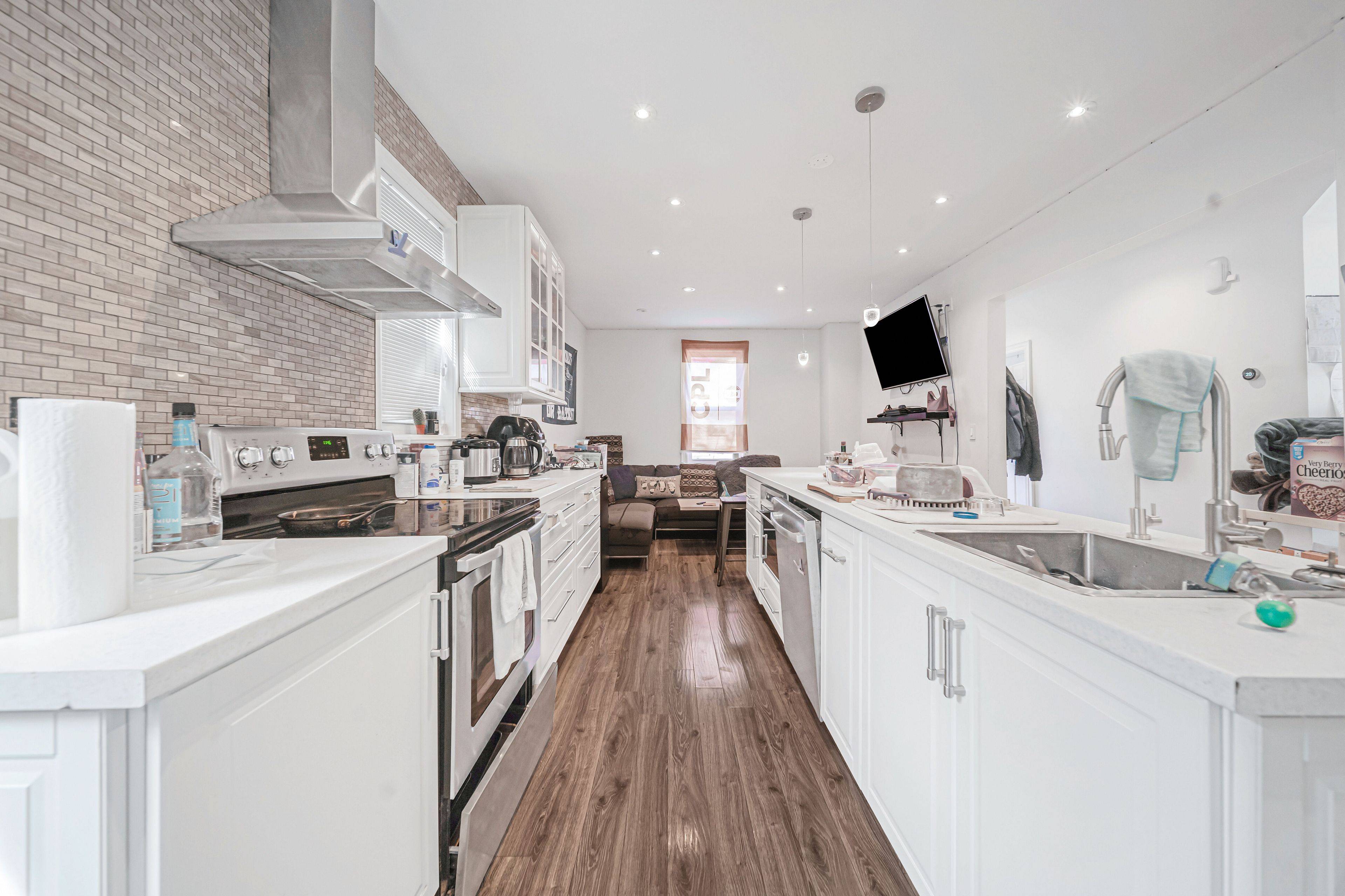 Hamilton, ON L8S 2Z3,49 Hillview ST