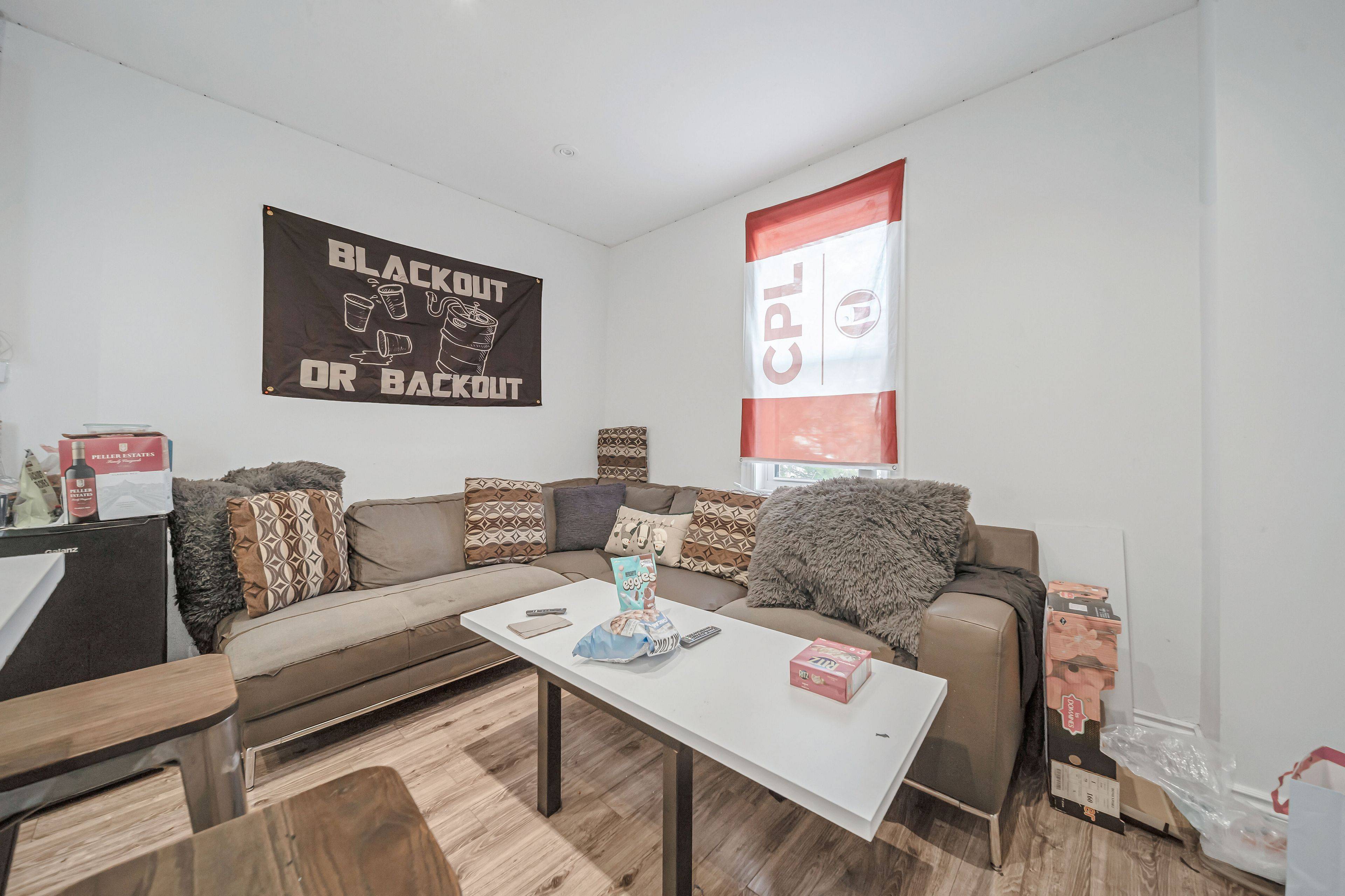 Hamilton, ON L8S 2Z3,49 Hillview ST