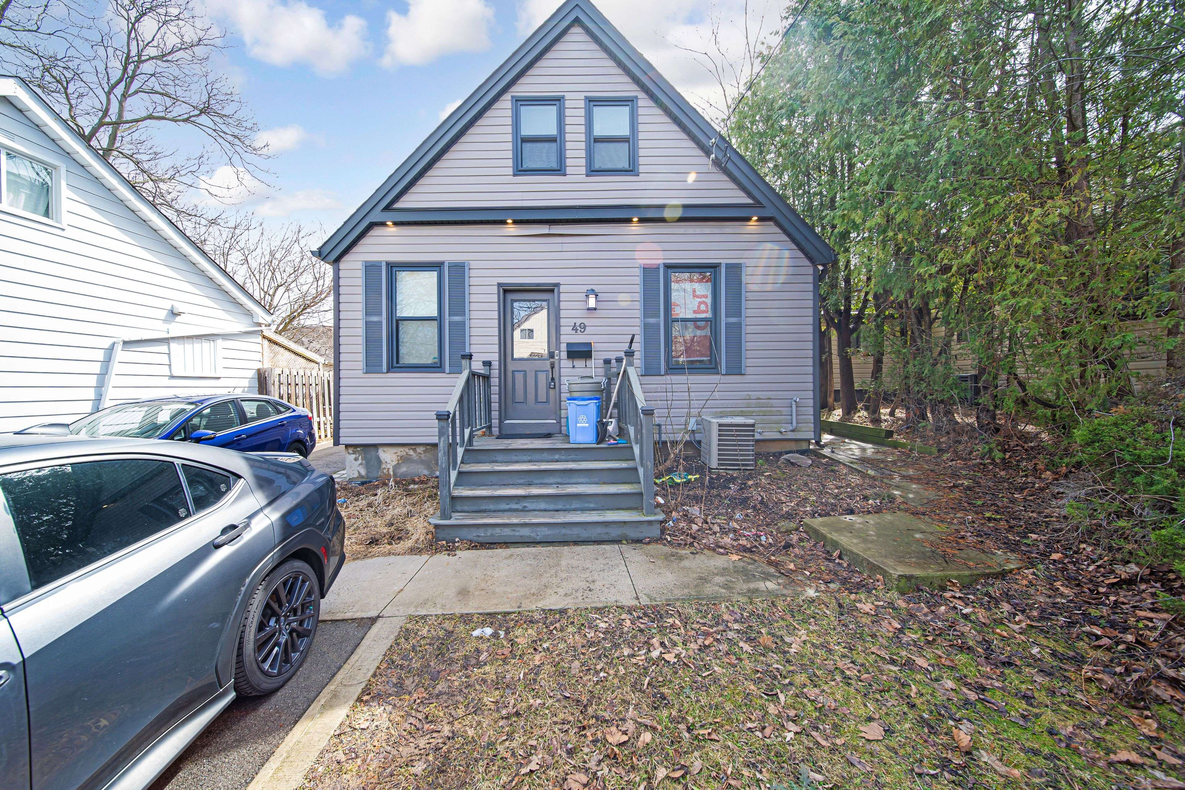 Hamilton, ON L8S 2Z3,49 Hillview ST