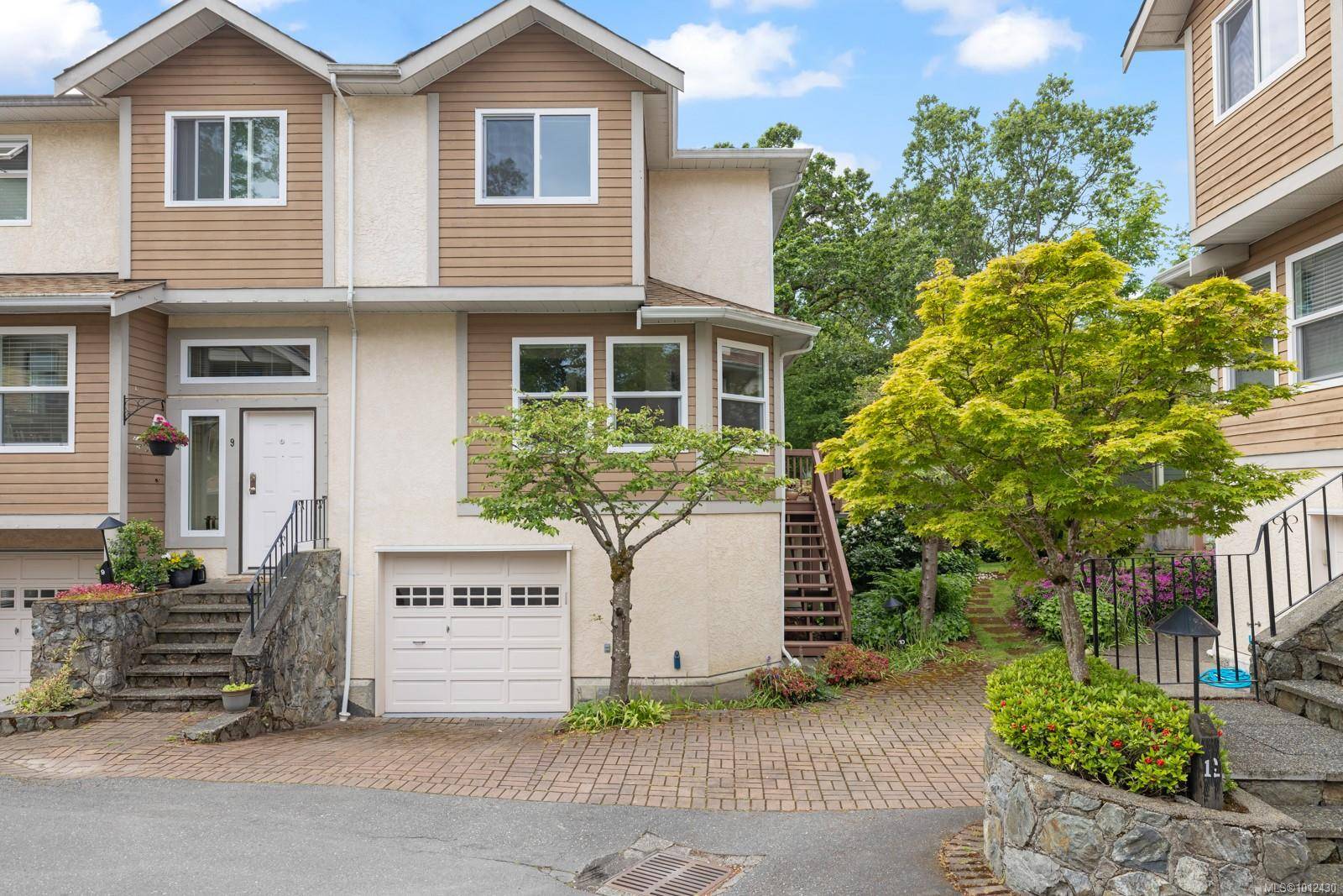 Saanich, BC V8Z 3G4,4580 West Saanich Rd #10