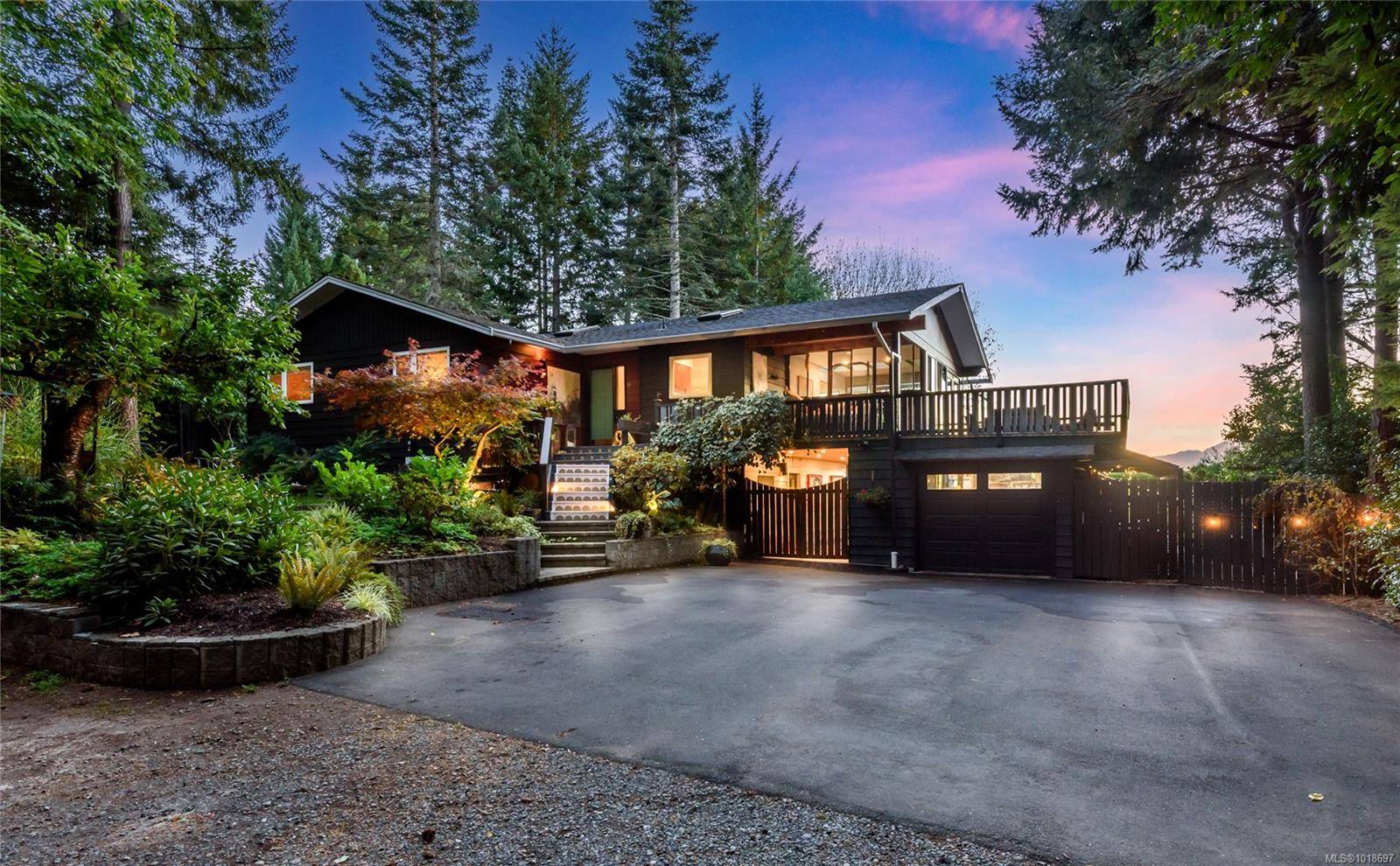 Courtenay, BC V9N 3Y3,1165 Glen Urquhart Dr